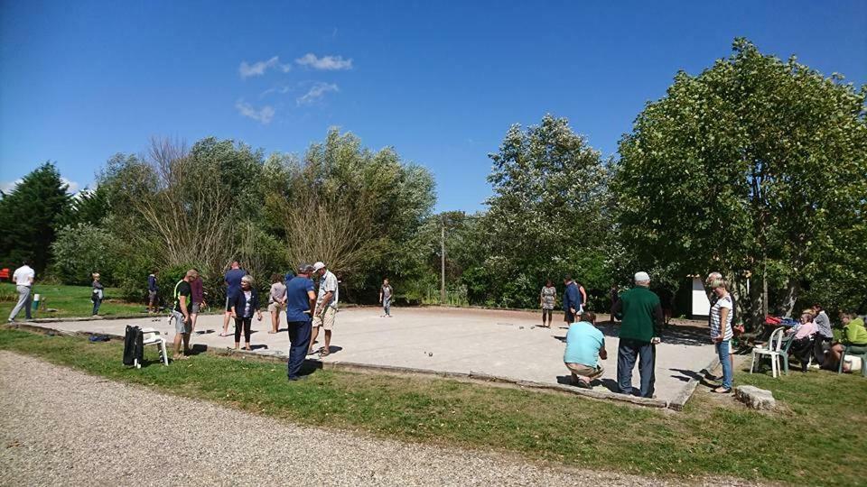 Camping La Garenne De Moncourt Rue  Εξωτερικό φωτογραφία