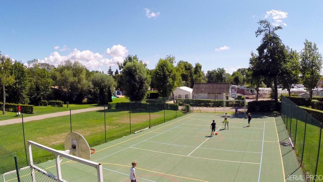 Camping La Garenne De Moncourt Rue  Εξωτερικό φωτογραφία